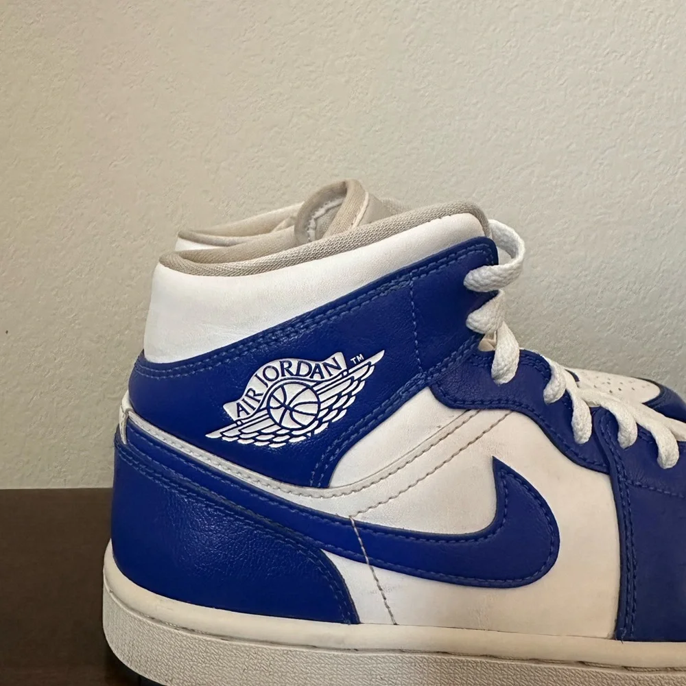 Nike Air Jordan 1‎ Mid BQ6472-104 2021 Women’s Size 7.5 Blue and White High-Tops